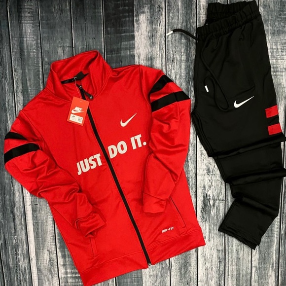 nike slim fit sweatsuit